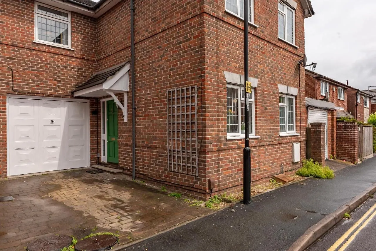 Luxury Southampton House With Garden And Parking Villa